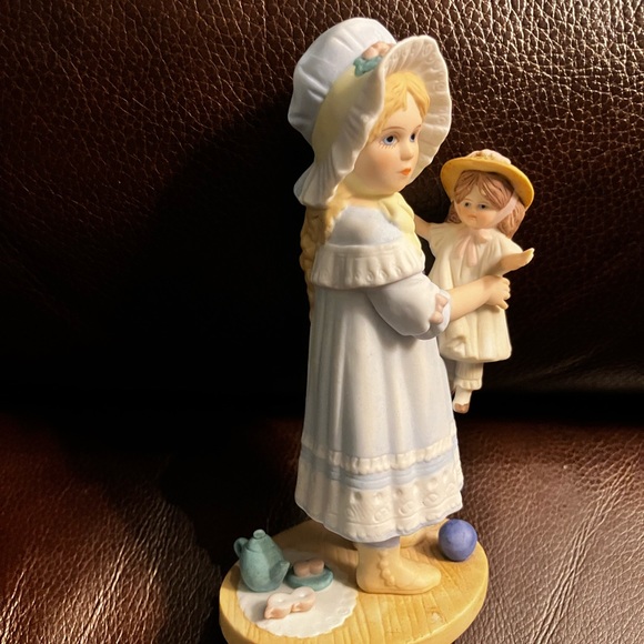 DAN HAGHARA “CIDNEY” FIGURINE with doll  #716/15000 - Picture 4 of 7